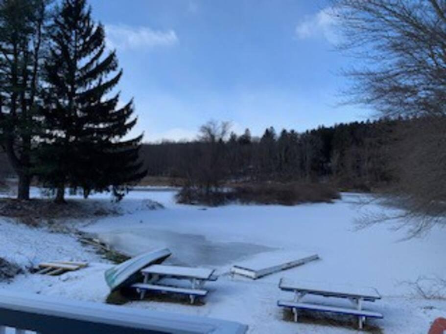 Gorgeous Poconos Springtime By The Lake! Henryville Extérieur photo